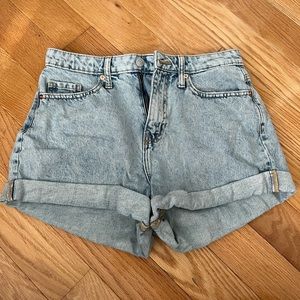 Hi rise shorts